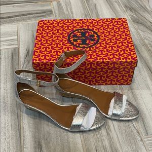 Tory Burch sandals BNIB 45 mm wedge size 8.5
